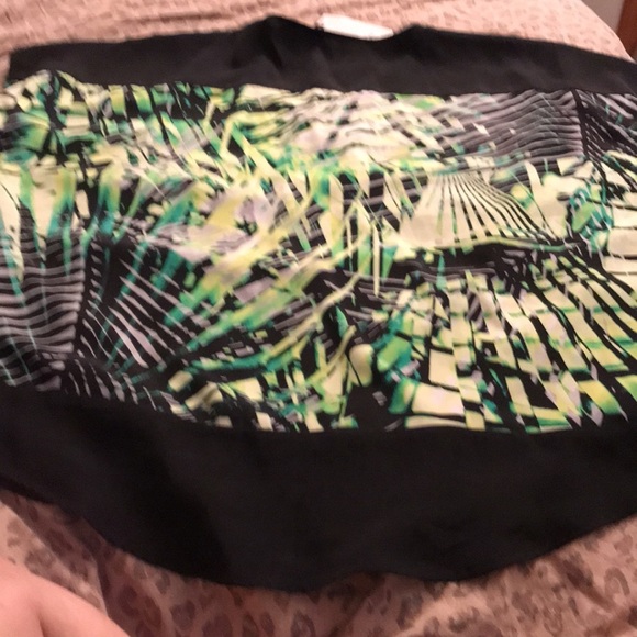 Dana Buchman  X-Large green & black print silky oversized V-Neck top NWT - Picture 7 of 15